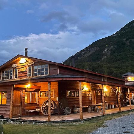 Villa O'Higgins El Mosco 호스텔 외부 사진